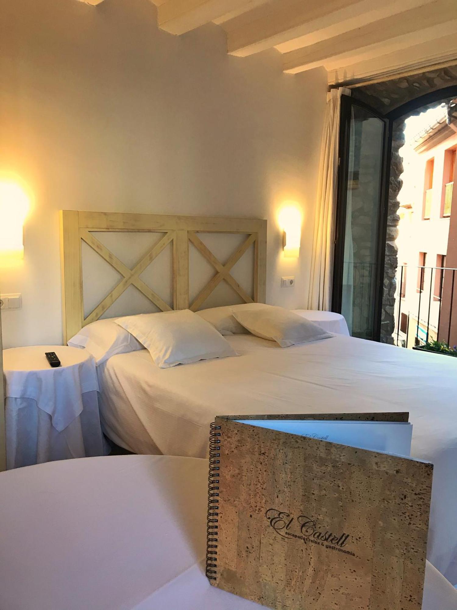 El Castell De La Pobla De Lillet (Adults Only) Villa Exterior foto