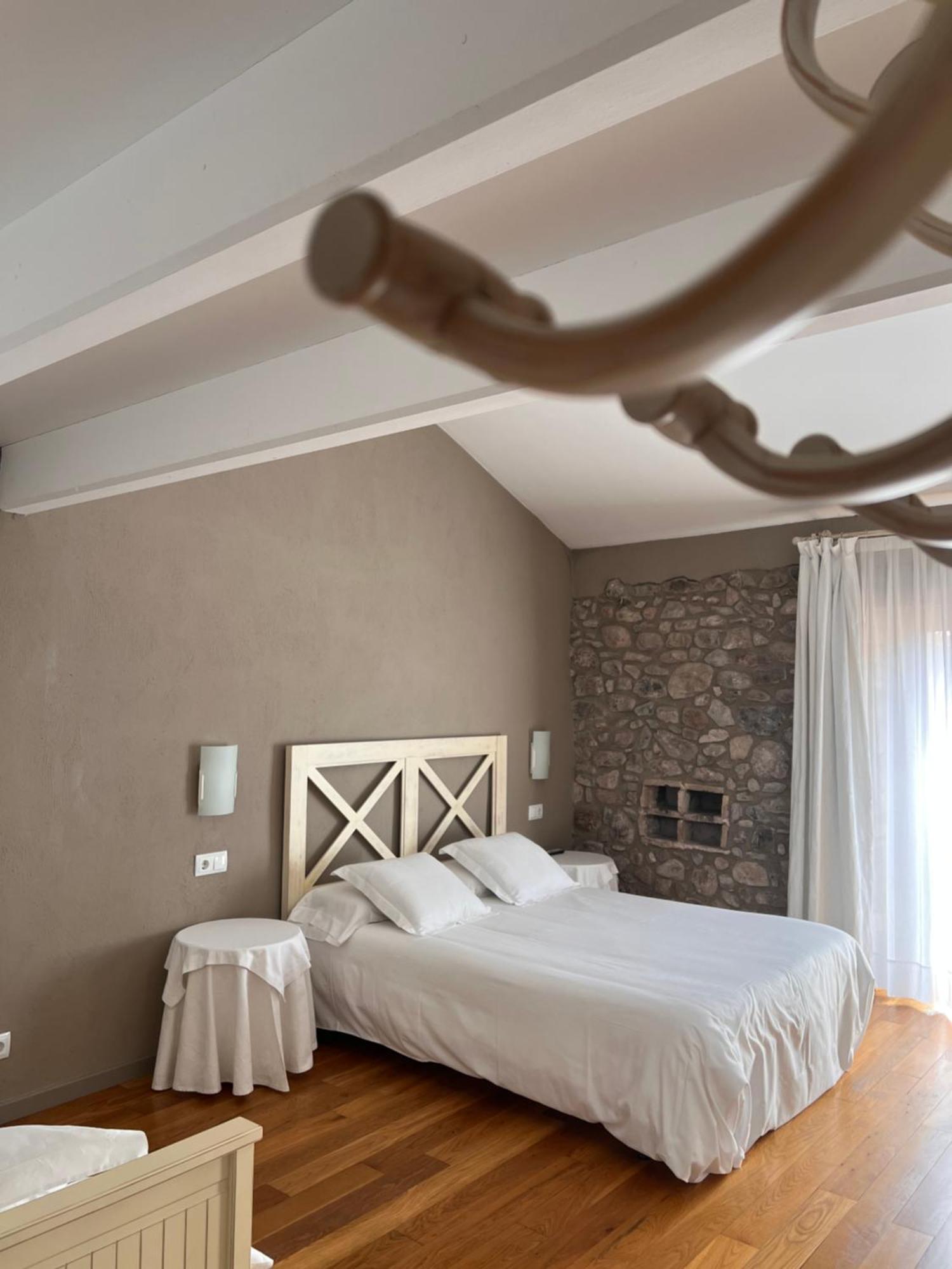 El Castell De La Pobla De Lillet (Adults Only) Villa Exterior foto